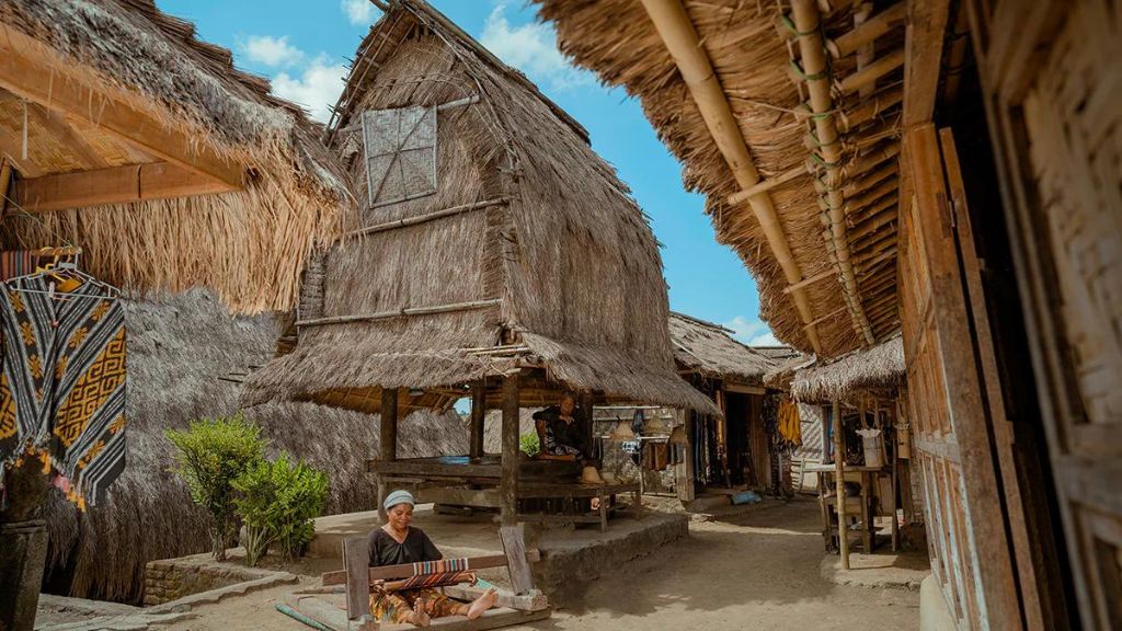 Traditional lombok village Sade Lombok Tour